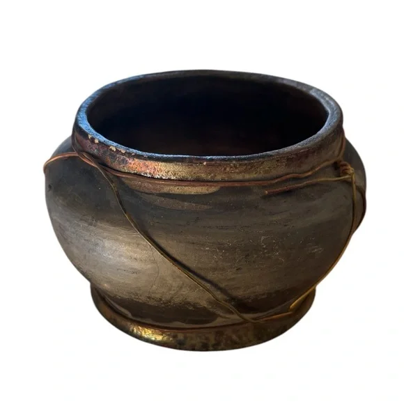 Handmade Raku Studio Pottery w/ Copper Wire. - Picture 3 of 6